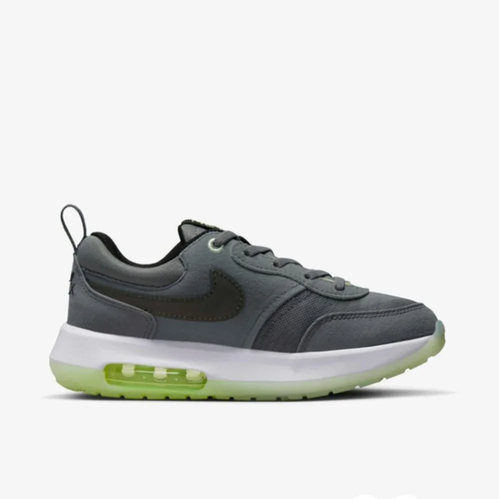 NWB Nike Kids' Air Max Motif Sneaker